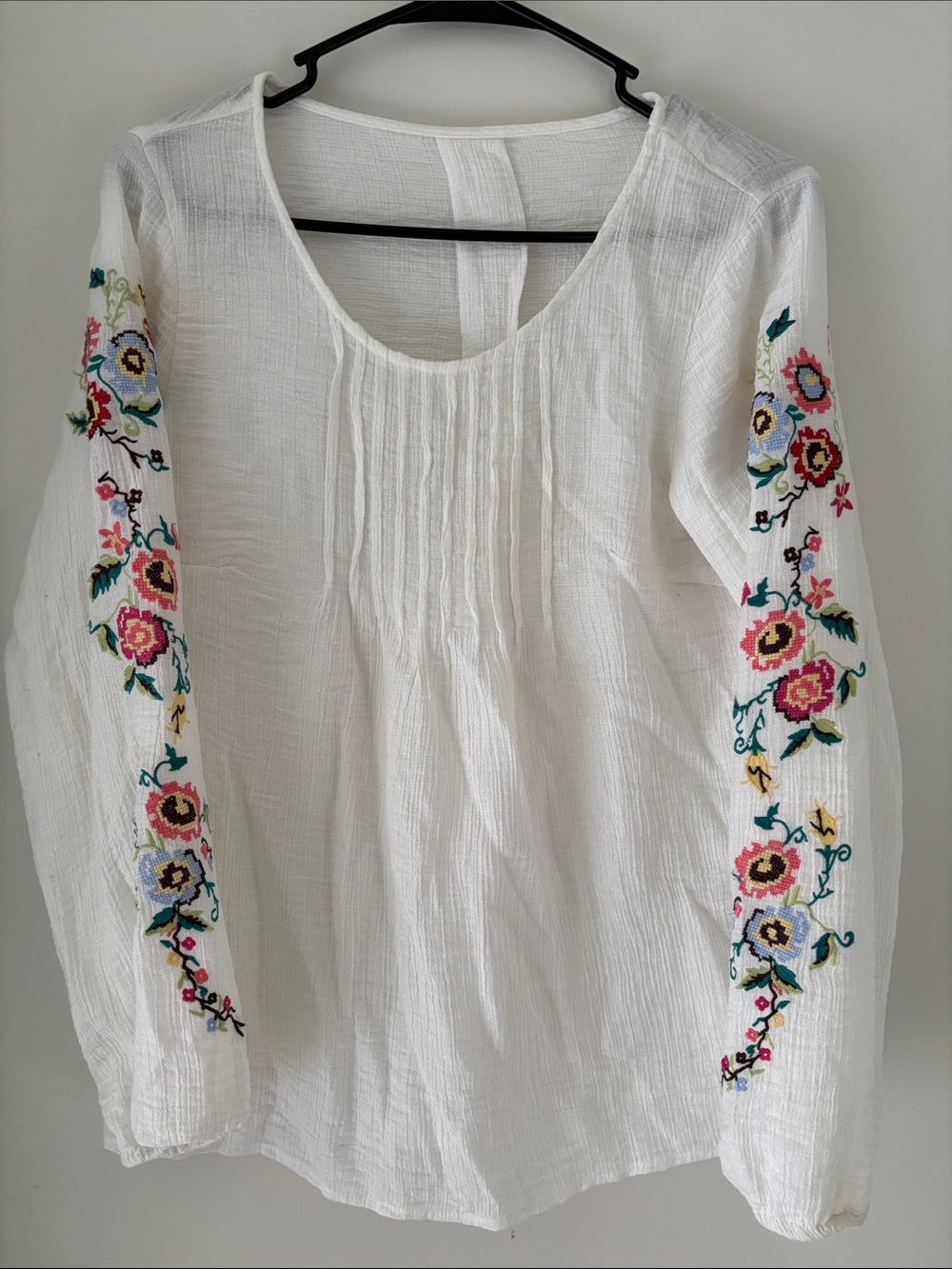 White Embroidered Floral Long-Sleeve Peasant Top